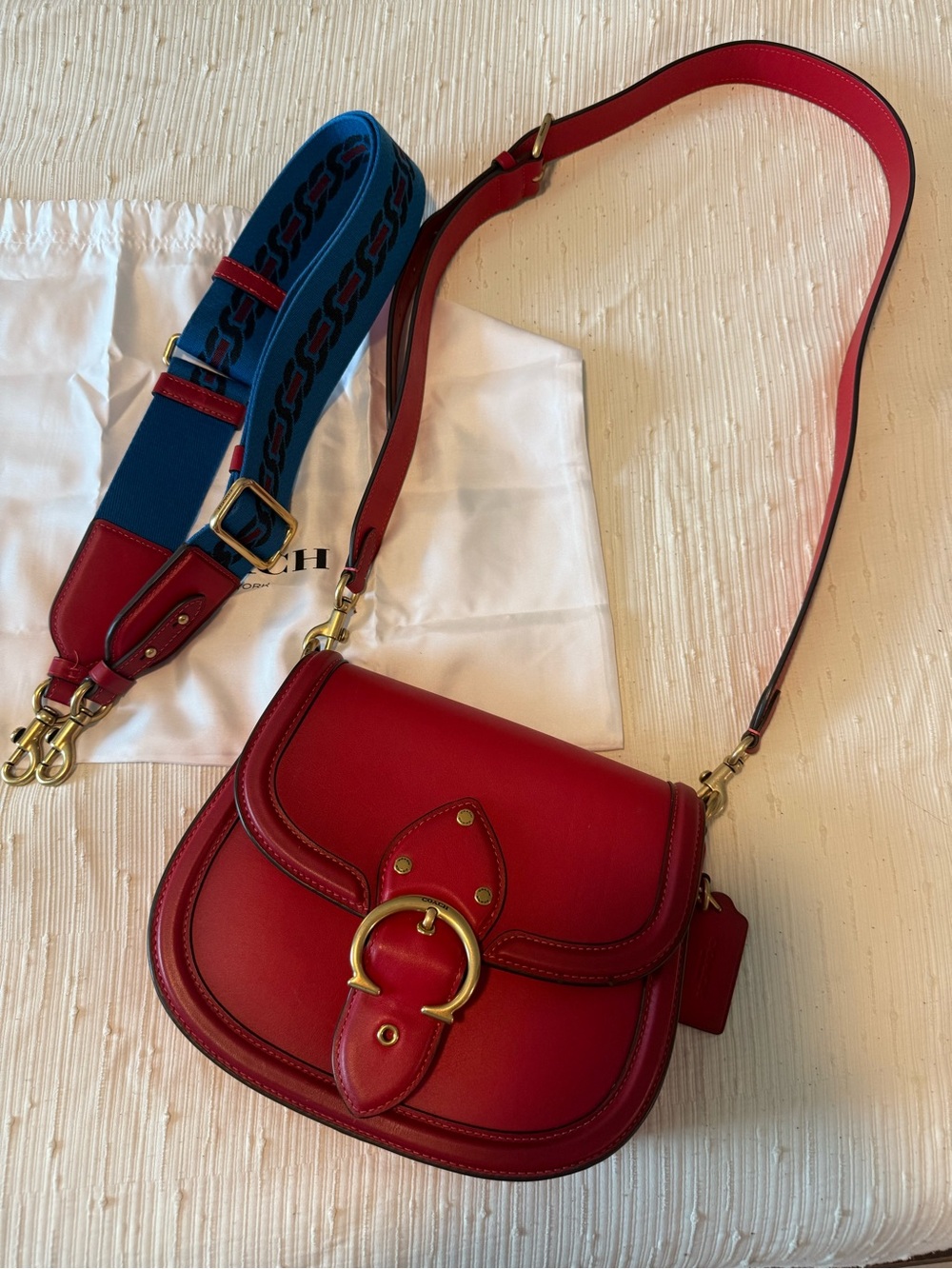 Coach Beat Saddle Bag in Red Leather with interchangeable strap - Picture 2 of 9